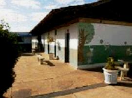 A Escola Municipal Horácio Pereira Damásio teve três portas arrombadas